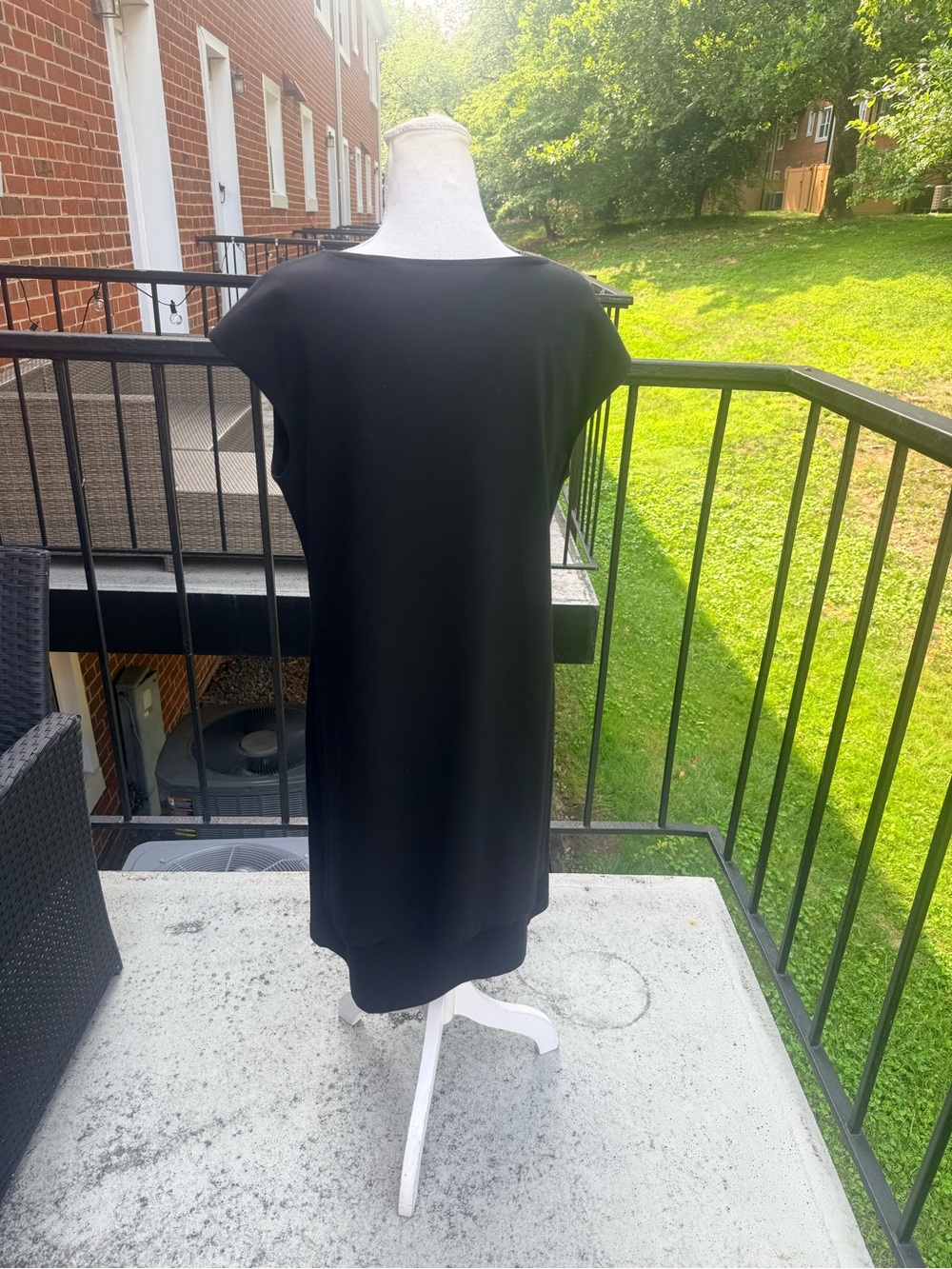 Sleek black Lafayette 148 New York layered shift dress. Size Large - Picture 8 of 10